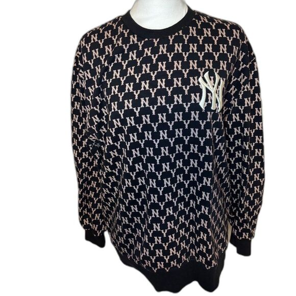 MLB Retro Round Monogram Black White Crew Neck Sweater Womens Sports - Picture 1 of 6